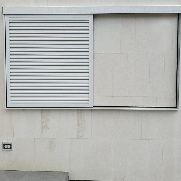 DUO-basculante-sicurezza-garage-snodata-esterna-bianca-3